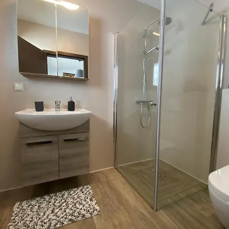 Haus Bernhard * 拉姆绍达赫斯坦